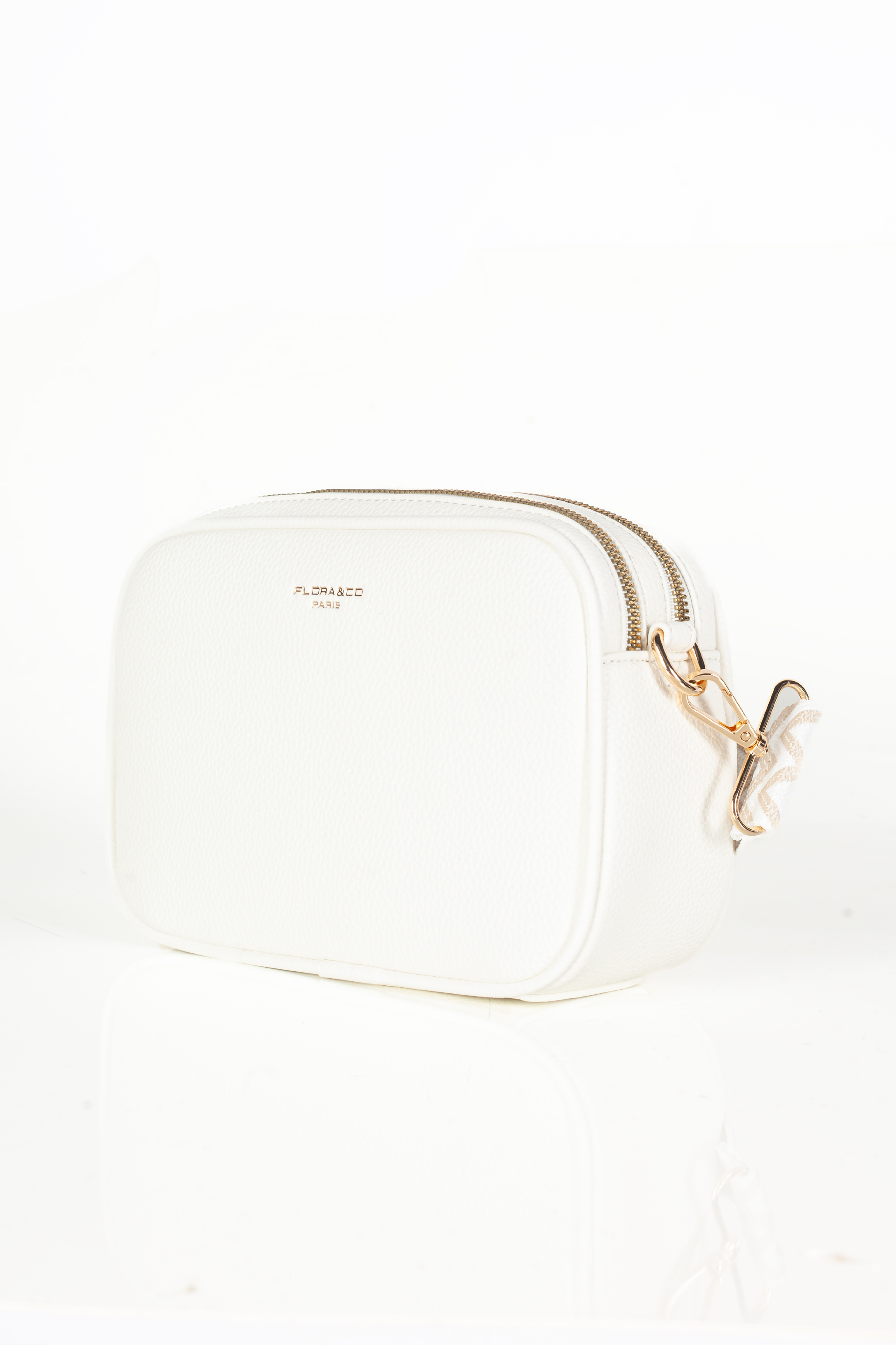Rankinė per petį FLORA&CO F6967-BLANC