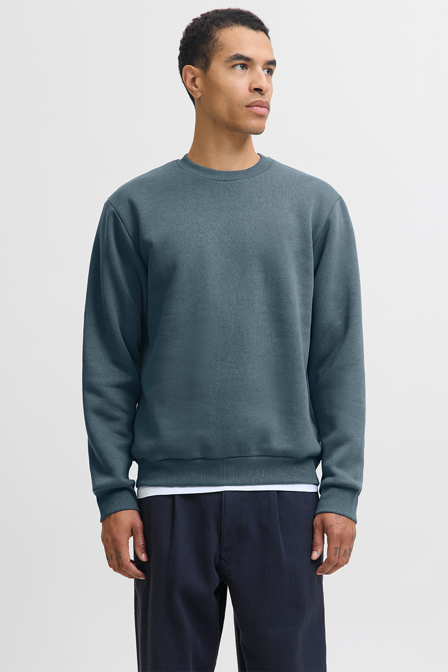Спортивный свитер JACK & JONES 12249341-Stormy-Weathe