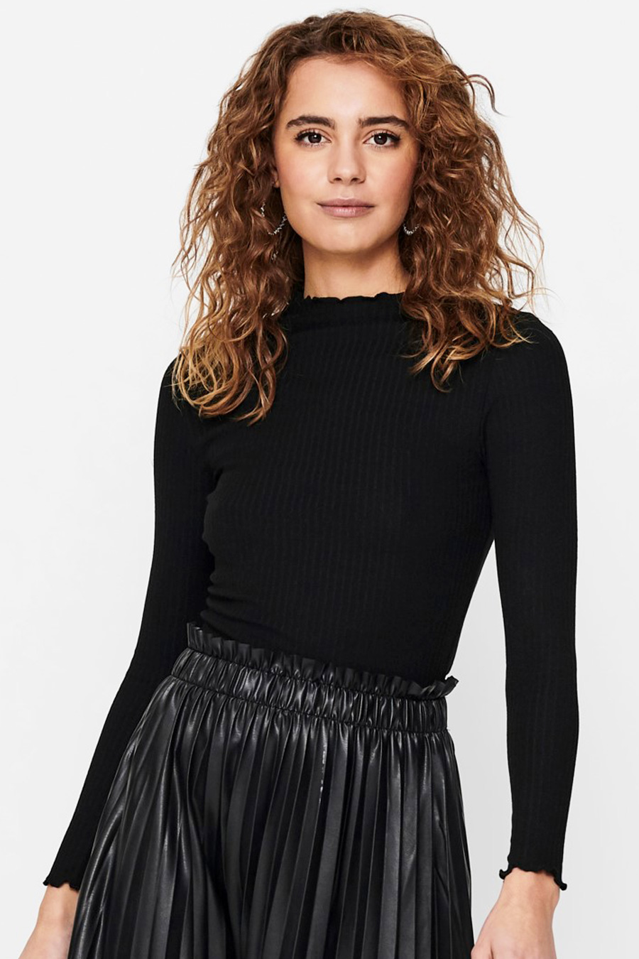 Футболкa с длинным рукавом ONLY 15180040-Black