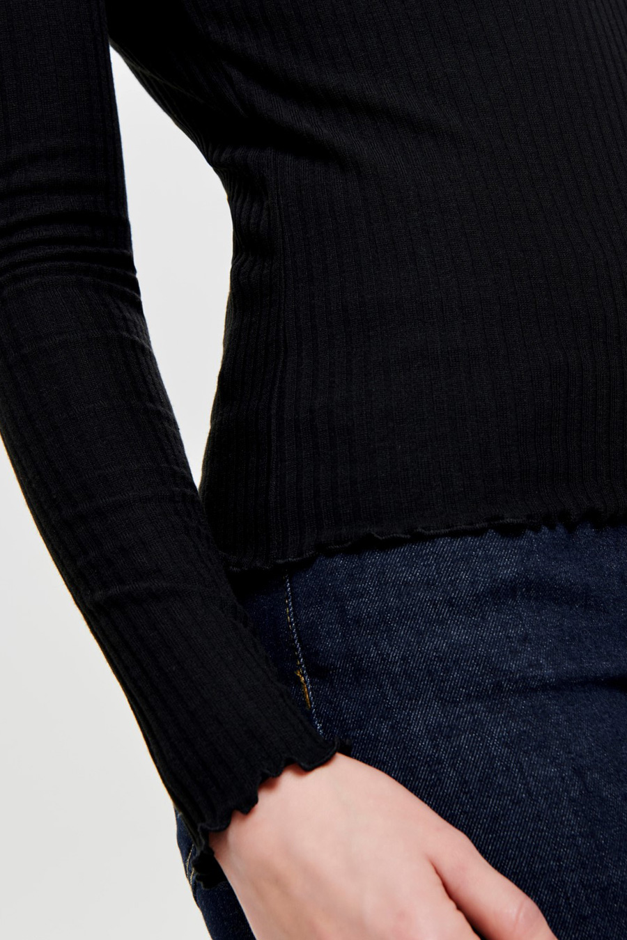 Футболкa с длинным рукавом ONLY 15180040-Black